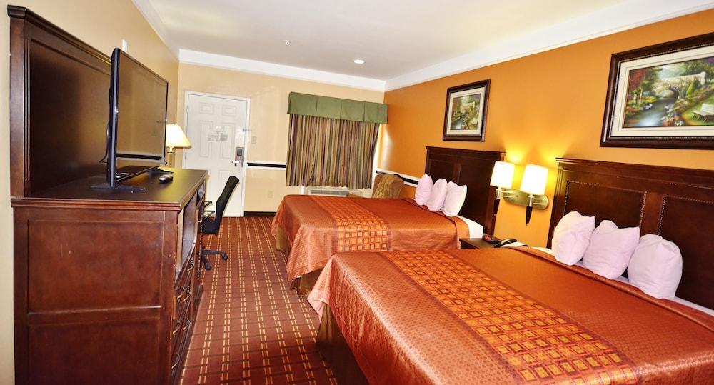 Scottish Inn And Suites Alvin Exteriér fotografie