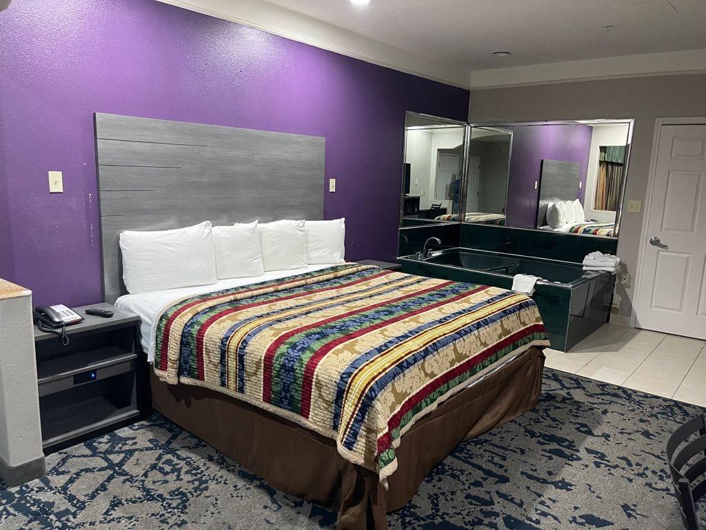 Scottish Inn And Suites Alvin Exteriér fotografie