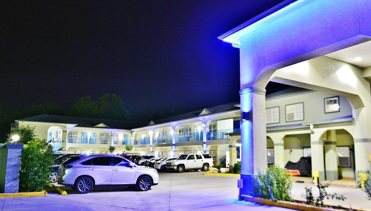 Scottish Inn And Suites Alvin Exteriér fotografie